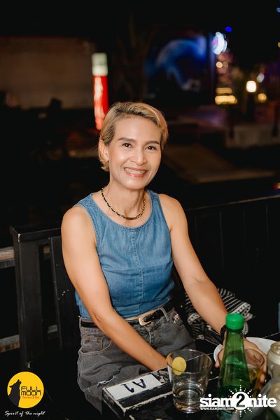 Joey Phuwasit mini-concert at Fullmoon Terrace & Bar — photo 42