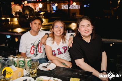 Joey Phuwasit mini-concert at Fullmoon Terrace & Bar — photo 43