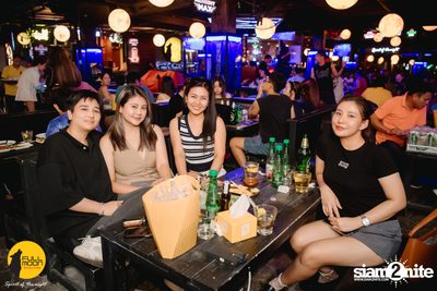 Joey Phuwasit mini-concert at Fullmoon Terrace & Bar — photo 45