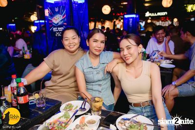 Joey Phuwasit mini-concert at Fullmoon Terrace & Bar — photo 46