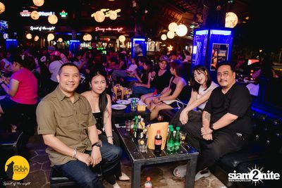 Joey Phuwasit mini-concert at Fullmoon Terrace & Bar — photo 49