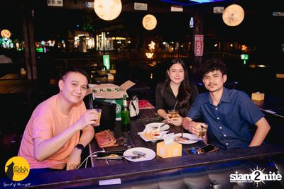 Joey Phuwasit mini-concert at Fullmoon Terrace & Bar — photo 52