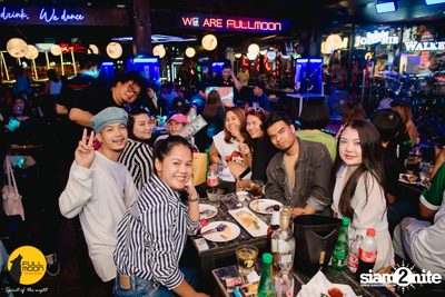 Joey Phuwasit mini-concert at Fullmoon Terrace & Bar — photo 59