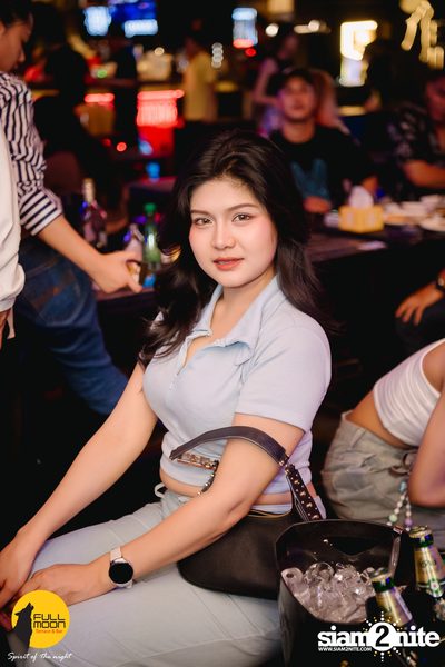 Joey Phuwasit mini-concert at Fullmoon Terrace & Bar — photo 61