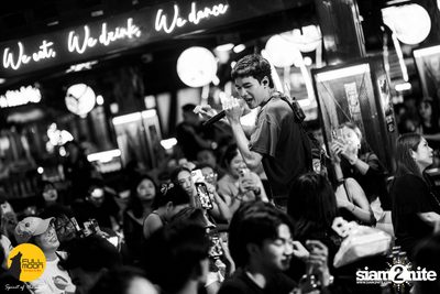 Joey Phuwasit mini-concert at Fullmoon Terrace & Bar — photo 70