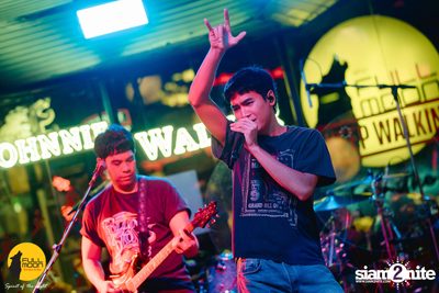 Joey Phuwasit mini-concert at Fullmoon Terrace & Bar — photo 75