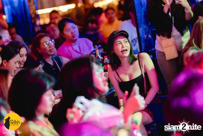 Joey Phuwasit mini-concert at Fullmoon Terrace & Bar — photo 77