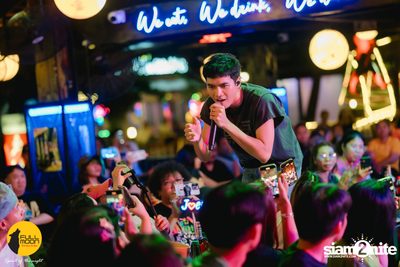 Joey Phuwasit mini-concert at Fullmoon Terrace & Bar — photo 83