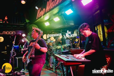 Joey Phuwasit mini-concert at Fullmoon Terrace & Bar — photo 85