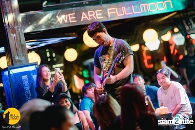 Joey Phuwasit mini-concert at Fullmoon Terrace & Bar — photo 86
