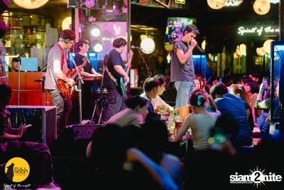 Joey Phuwasit mini-concert at Fullmoon Terrace & Bar — photo 89