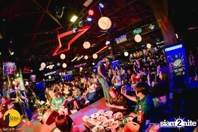 Joey Phuwasit mini-concert at Fullmoon Terrace & Bar — photo 90