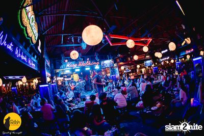 Joey Phuwasit mini-concert at Fullmoon Terrace & Bar — photo 91
