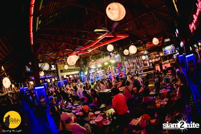 Joey Phuwasit mini-concert at Fullmoon Terrace & Bar — photo 96