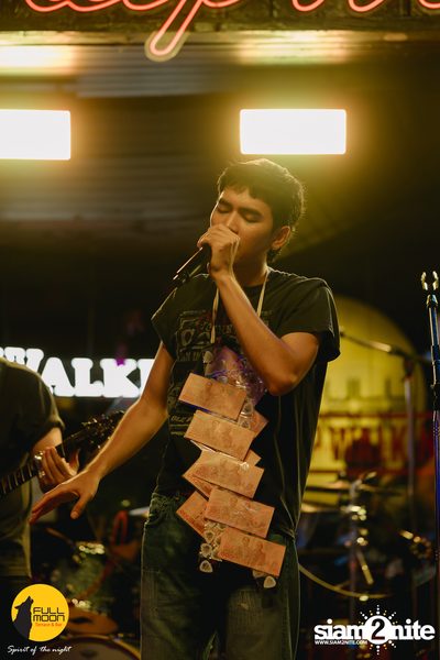 Joey Phuwasit mini-concert at Fullmoon Terrace & Bar — photo 99