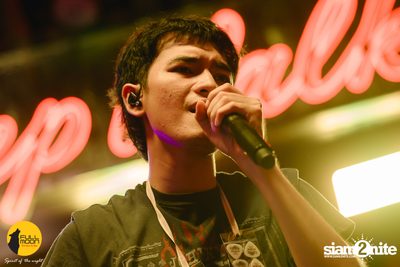 Joey Phuwasit mini-concert at Fullmoon Terrace & Bar — photo 100