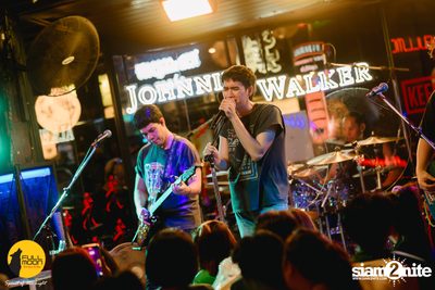 Joey Phuwasit mini-concert at Fullmoon Terrace & Bar — photo 101