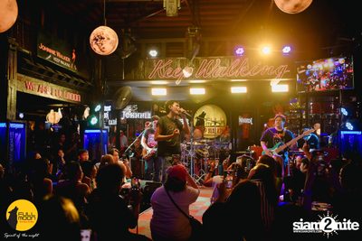 Joey Phuwasit mini-concert at Fullmoon Terrace & Bar — photo 103
