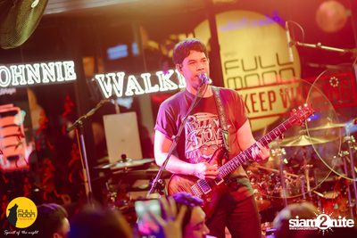 Joey Phuwasit mini-concert at Fullmoon Terrace & Bar — photo 106
