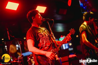 Joey Phuwasit mini-concert at Fullmoon Terrace & Bar — photo 110