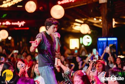 Joey Phuwasit mini-concert at Fullmoon Terrace & Bar — photo 121