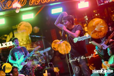Joey Phuwasit mini-concert at Fullmoon Terrace & Bar — photo 122