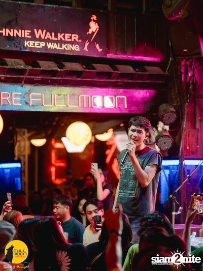 Joey Phuwasit mini-concert at Fullmoon Terrace & Bar — photo 124