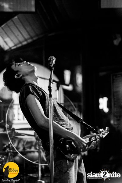 Joey Phuwasit mini-concert at Fullmoon Terrace & Bar — photo 131