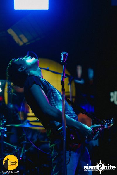 Joey Phuwasit mini-concert at Fullmoon Terrace & Bar — photo 132