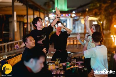 Joey Phuwasit mini-concert at Fullmoon Terrace & Bar — photo 137