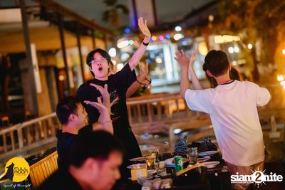 Joey Phuwasit mini-concert at Fullmoon Terrace & Bar — photo 138