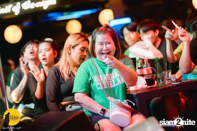 Joey Phuwasit mini-concert at Fullmoon Terrace & Bar — photo 145