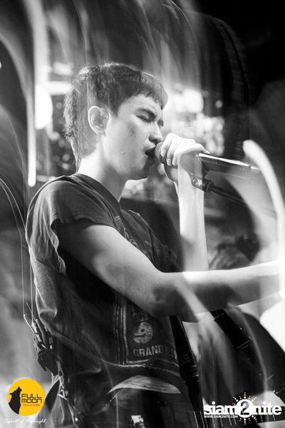 Joey Phuwasit mini-concert at Fullmoon Terrace & Bar — photo 150