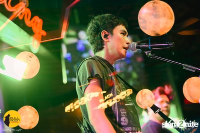 Joey Phuwasit mini-concert at Fullmoon Terrace & Bar — photo 154