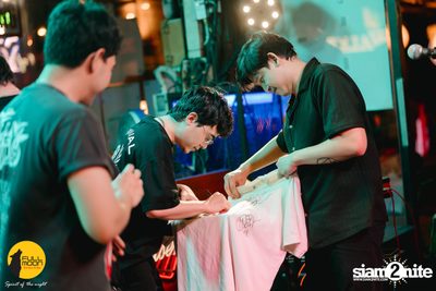 Joey Phuwasit mini-concert at Fullmoon Terrace & Bar — photo 160
