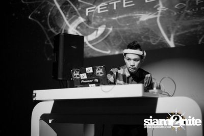 STEP UP TO THE BEAT — photo 3