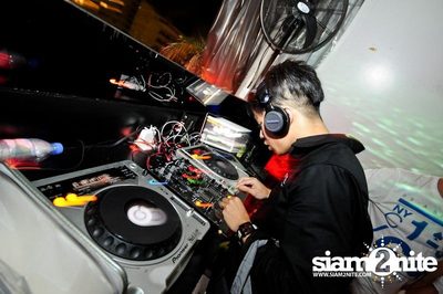 Sideshow KUTS w/ Special Guest — photo 5