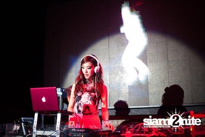 Breezer Pinkgrapefruit & Toodeep present I'm Pink So What — photo 6