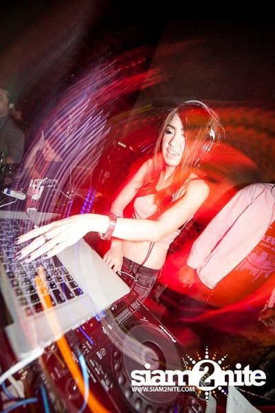Breezer Pinkgrapefruit & Toodeep present I'm Pink So What — photo 99