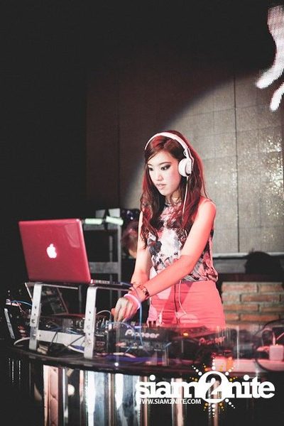 Breezer Pinkgrapefruit & Toodeep present I'm Pink So What — photo 7