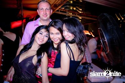 SUK 11 CLUB CRAWL — photo 22