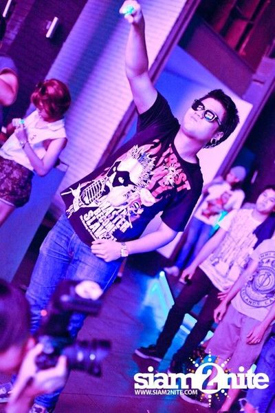 VRT pres. TRASH & GLOW — photo 48