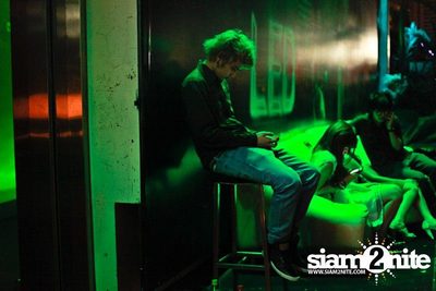 VRT pres. TRASH & GLOW — photo 57