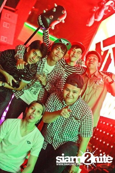 VRT pres. TRASH & GLOW — photo 52