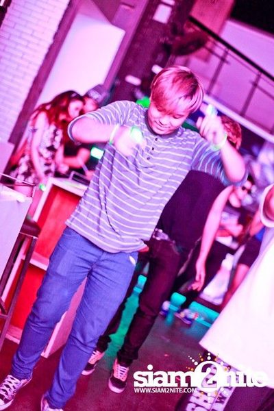 VRT pres. TRASH & GLOW — photo 68