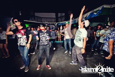 VRT pres. TRASH & GLOW — photo 4
