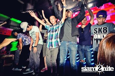 VRT pres. TRASH & GLOW — photo 99
