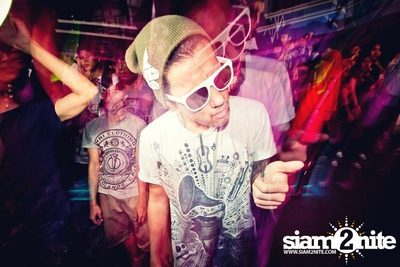 VRT pres. TRASH & GLOW — photo 31