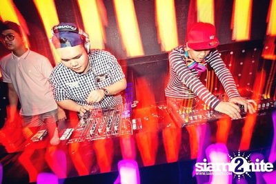 VRT pres. TRASH & GLOW — photo 94