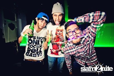VRT pres. TRASH & GLOW — photo 54